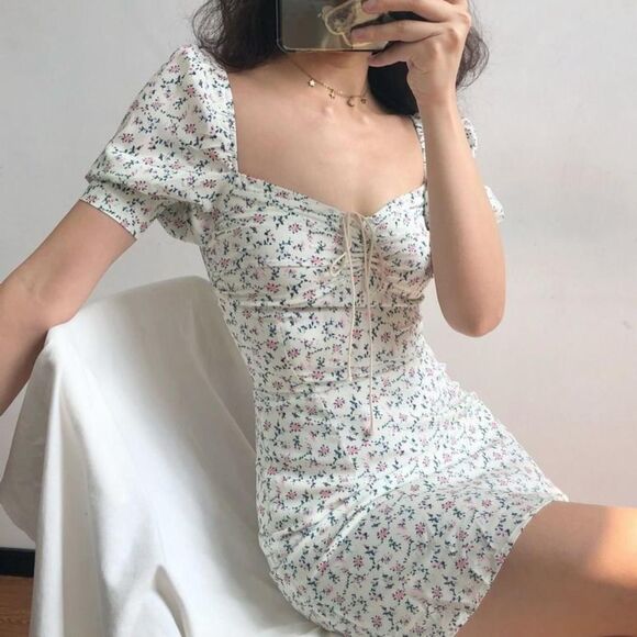 Puffed Sleeve Floral Dress - Picture 2 of 6